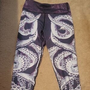 Lotus Leggings Purple and White Design